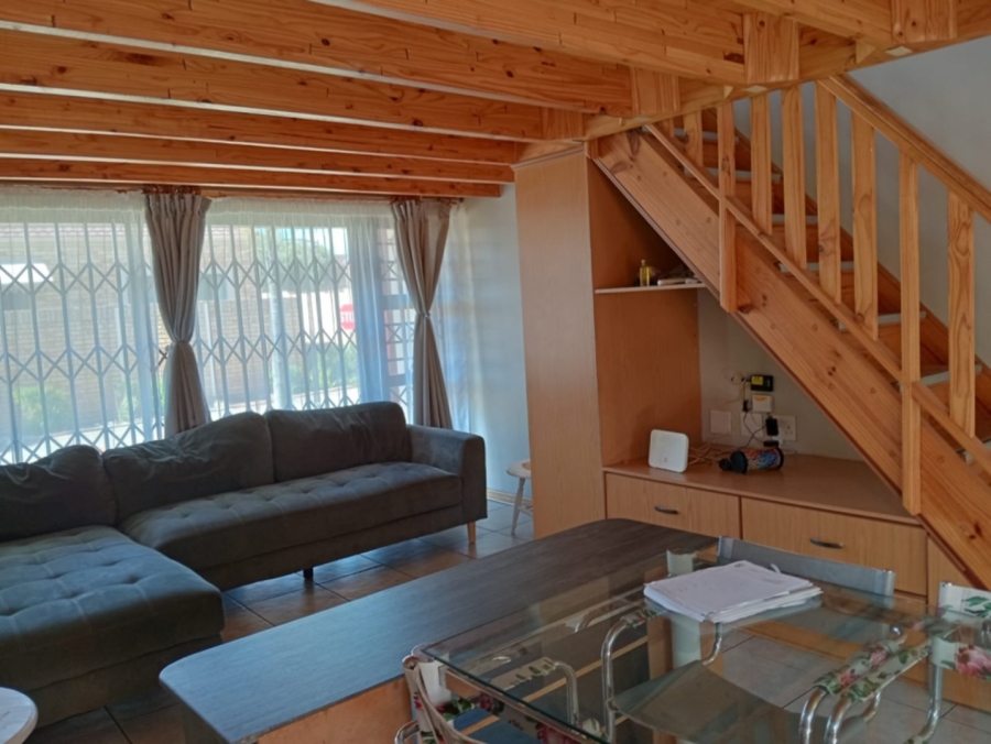 2 Bedroom Property for Sale in Langenhovenpark Free State